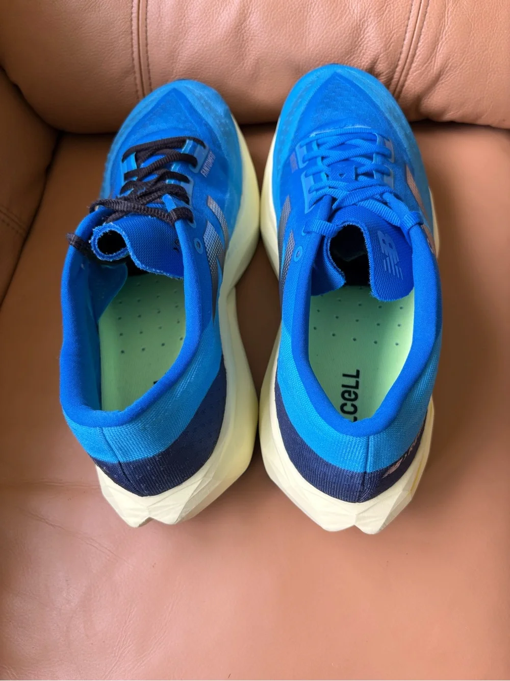 New Balance Fuelcell Rebel V4